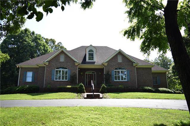 711 se hibriten dr lenoir nc 28645 mls 3401597