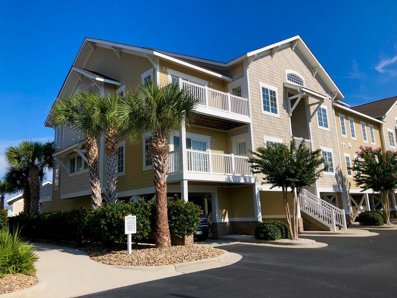 Home For At 650 Saint Joseph Street Carolina Beach Nc In Home For At 650 Saint Joseph Street Carolina Beach Nc In Bay Photo