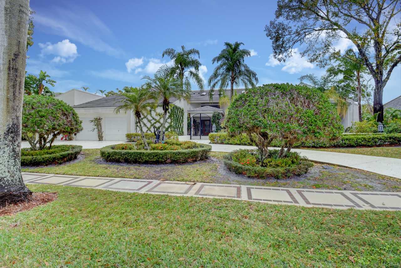 19684 Oakbrook Circle Boca Raton, FL 33434 - MLS# RX-10492661 | BocaRatonRealEstate.com Photo 1