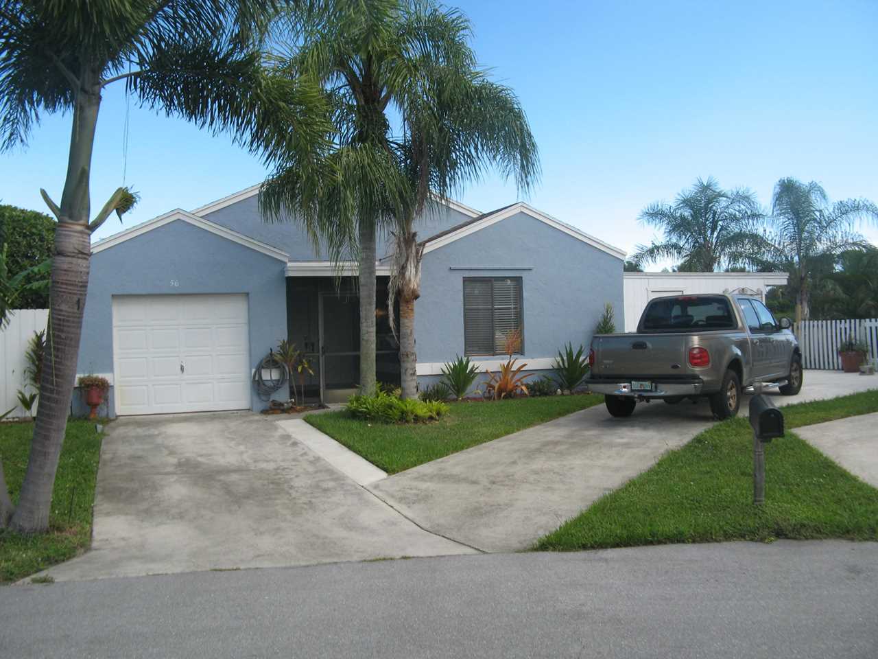 56 Hastings Lane Boynton Beach, FL 33426 - MLS# RX-10465959 | BoyntonBeachRealEstate.com Photo 1