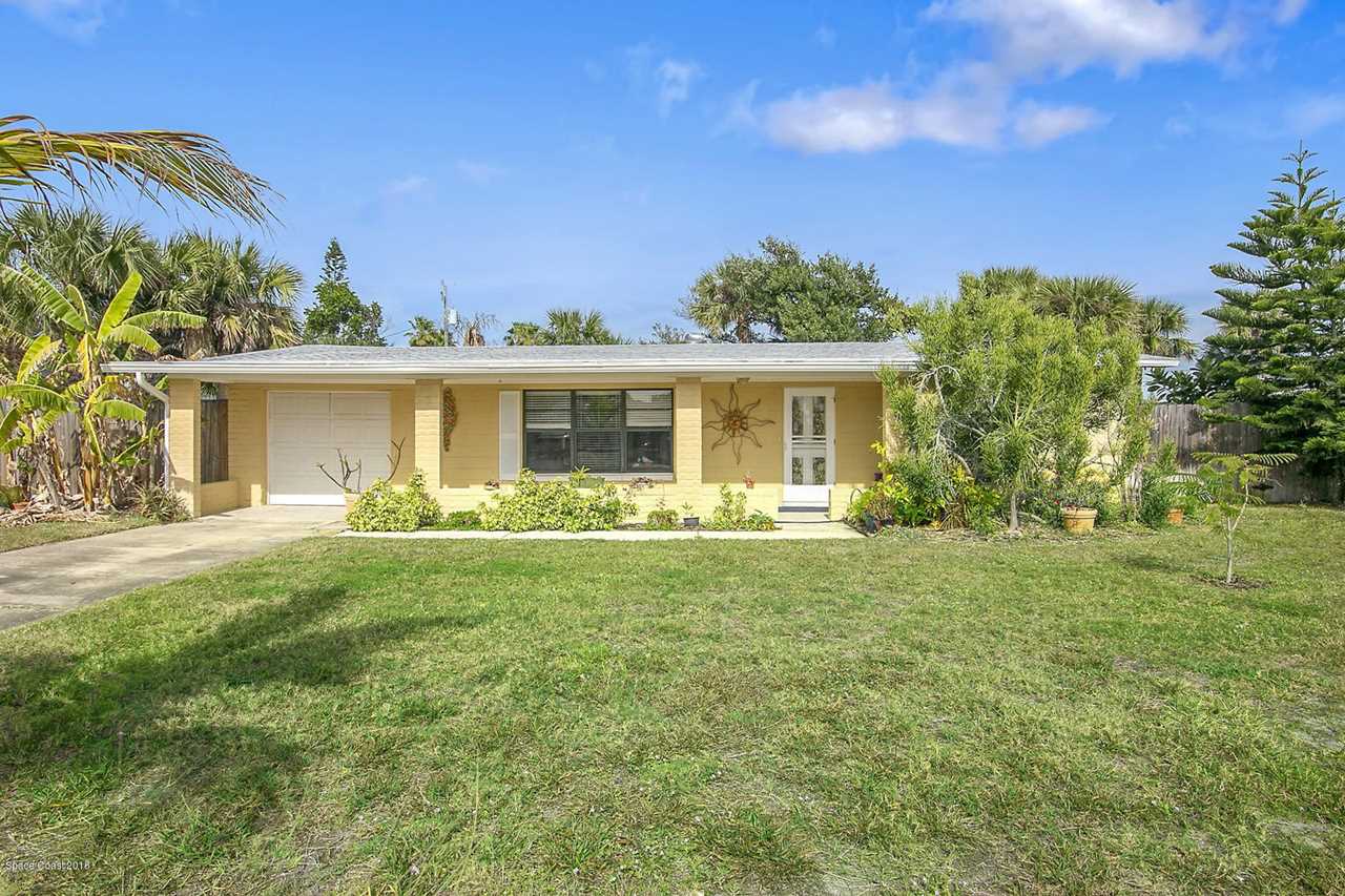 126 E E Pasco Lane Cocoa Beach, FL 32931 | MLS 833752 Photo 1