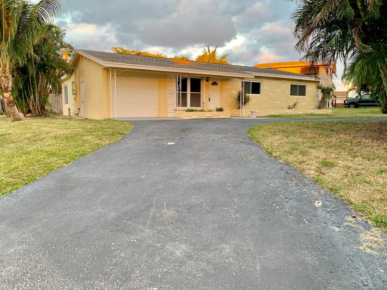 345 SW 10Th Avenue Boynton Beach, FL 33435 - MLS# RX-10494785 | BoyntonBeachRealEstate.com Photo 1