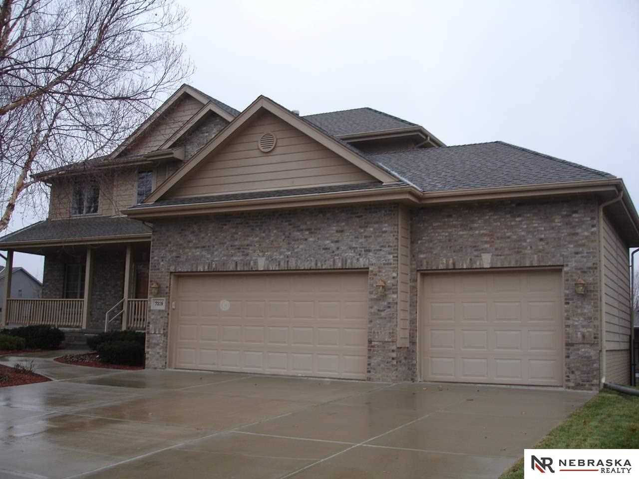 7319 S 102nd Ave La Vista, NE 68128 | MLS 21822090 Photo 1