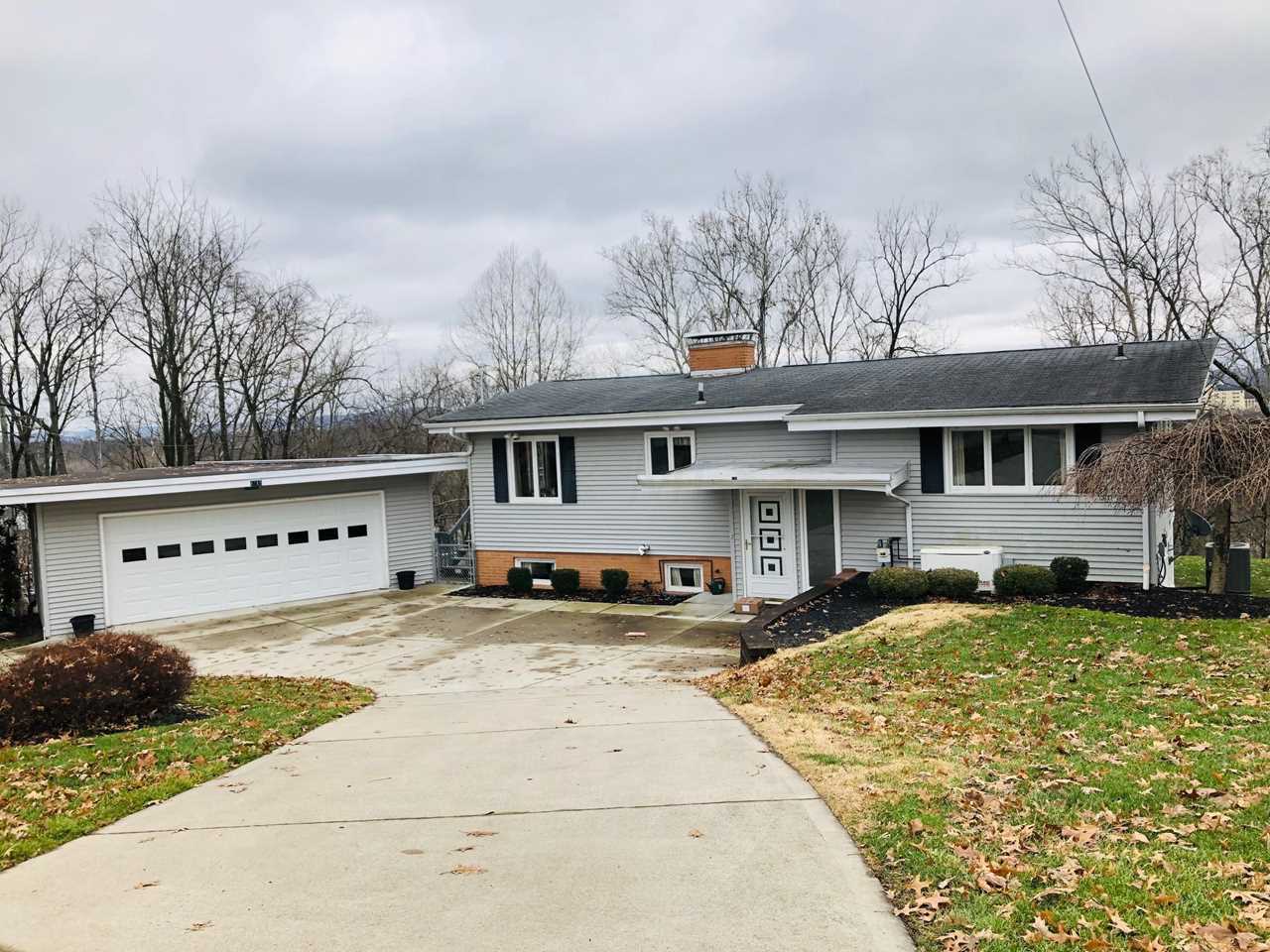 1715 Bryn Mawr Circle Newark, OH 43055 | MLS 219002685 Photo 1