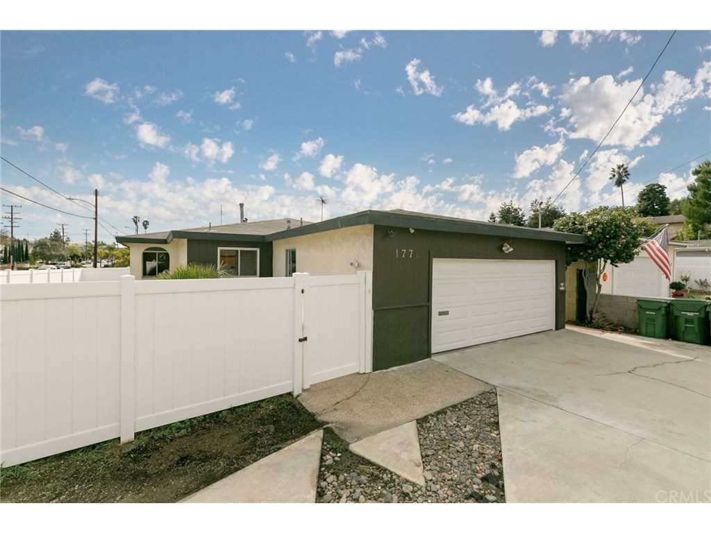 1776 Voorhees Avenue in Manhattan Beach, CA - MLS# SB19021911 Photo 1