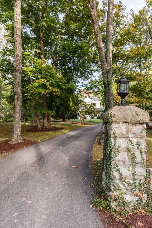 1313 Glenbrook Rd Anchorage, KY 40223 | MLS 1488911 Photo 1