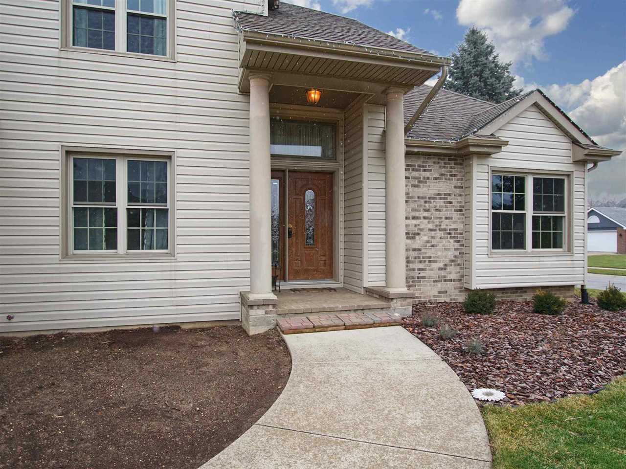 814 Lakeview Drive Auburn, IN 46706 MLS 201900480