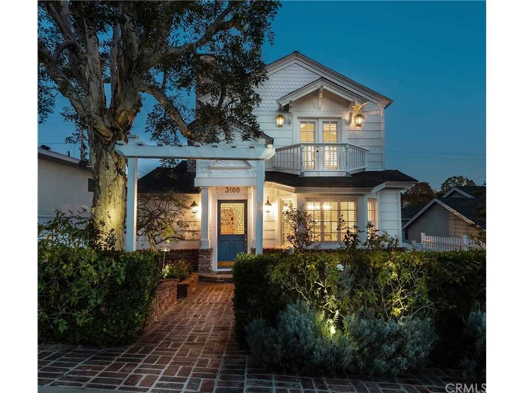 3108 N Poinsettia Avenue in Manhattan Beach, CA - MLS# SB19026321 Photo 1
