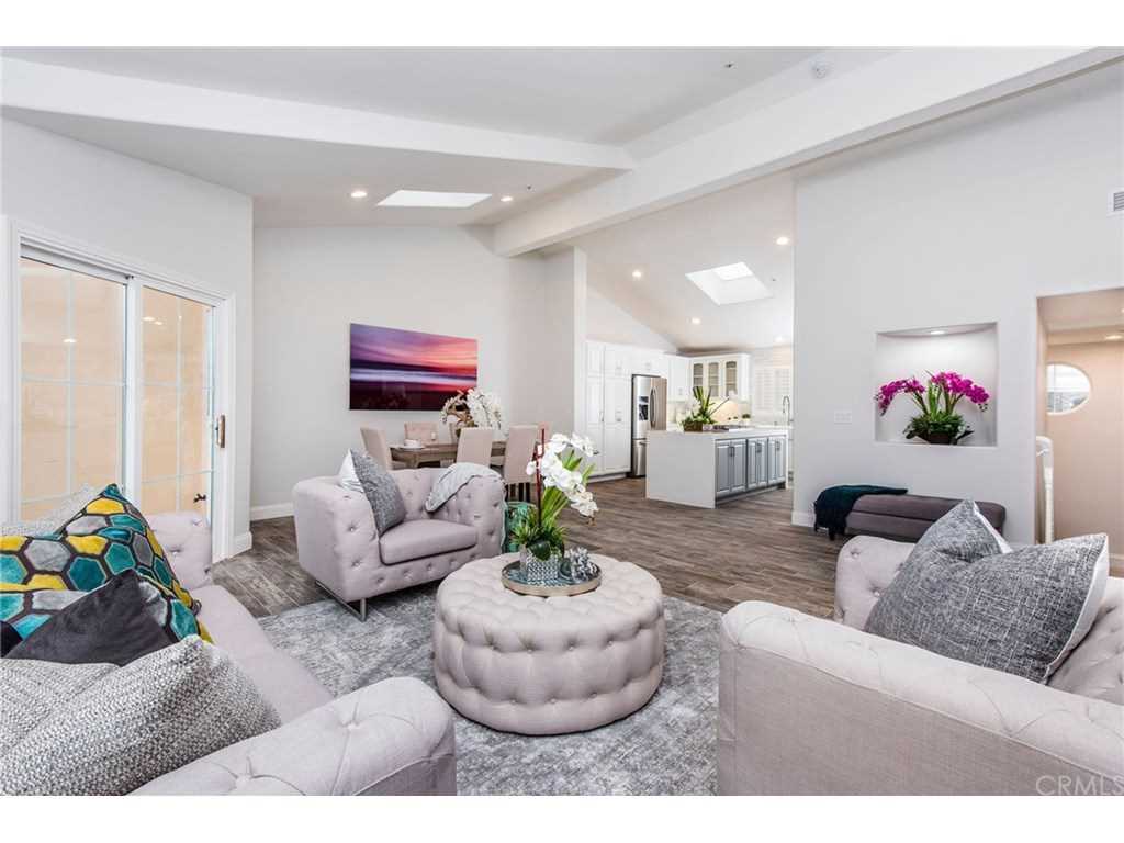 1521 Artesia Boulevard #C in Manhattan Beach, CA - MLS# SB19025497 Photo 1