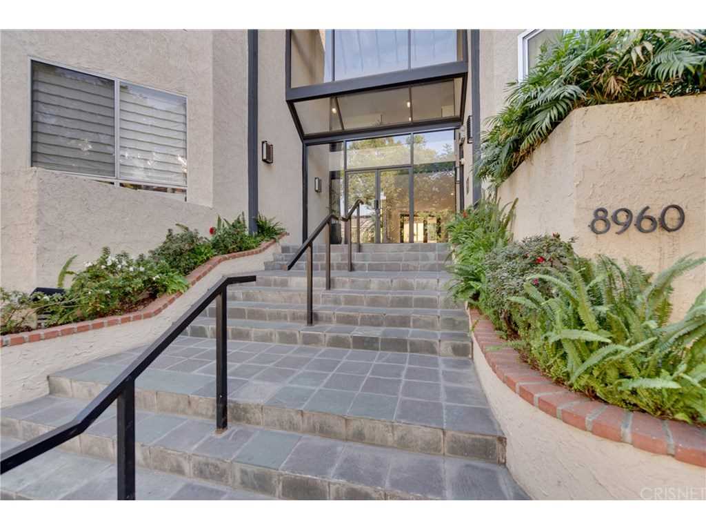8960 Cynthia Street #207, West Hollywood, CA 90069 | MLS #SR18272260 Photo 1