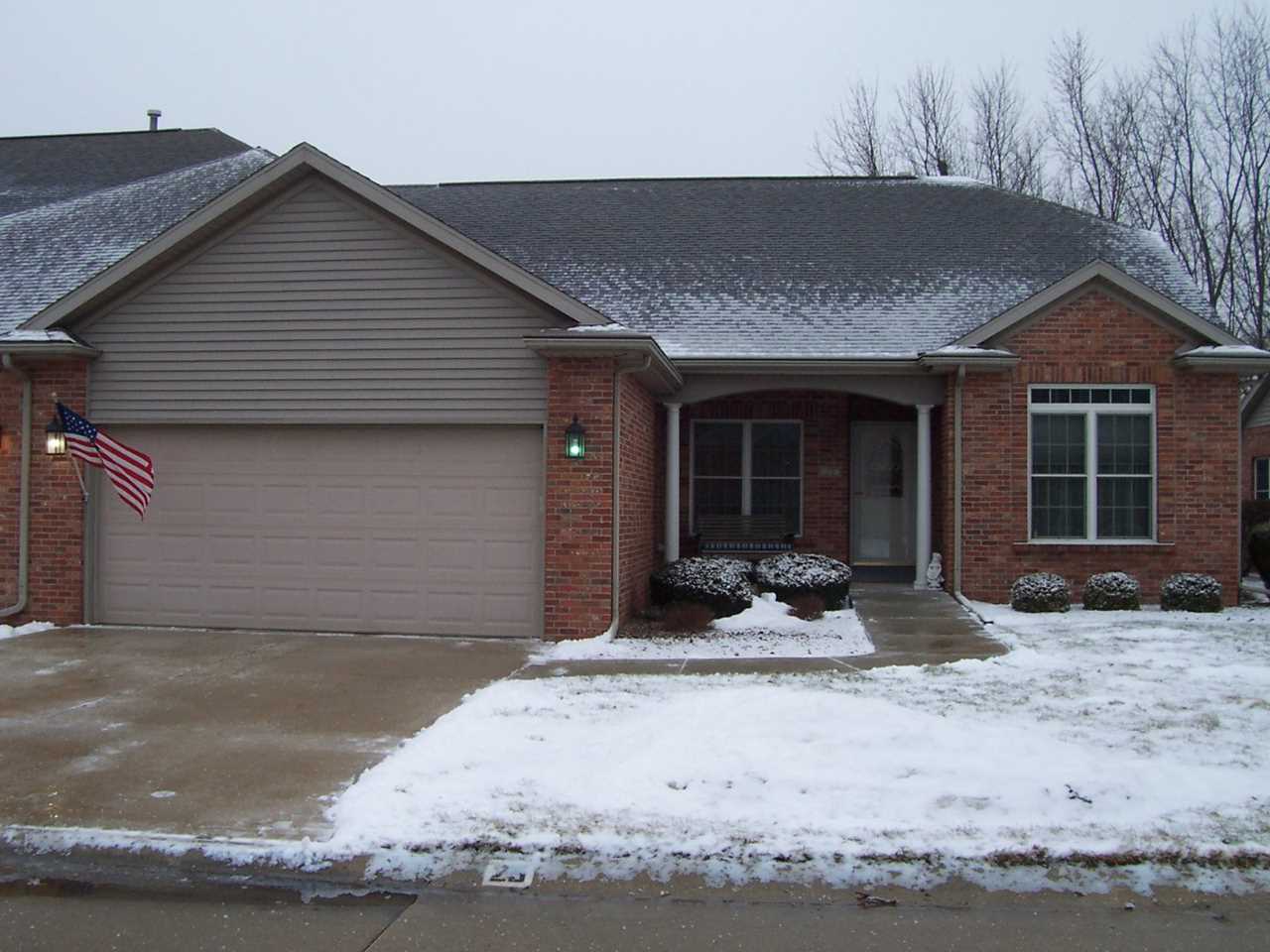 25 Laurel Wood Dr Bloomington, IL 61704 | MLS 10269088 Photo 1