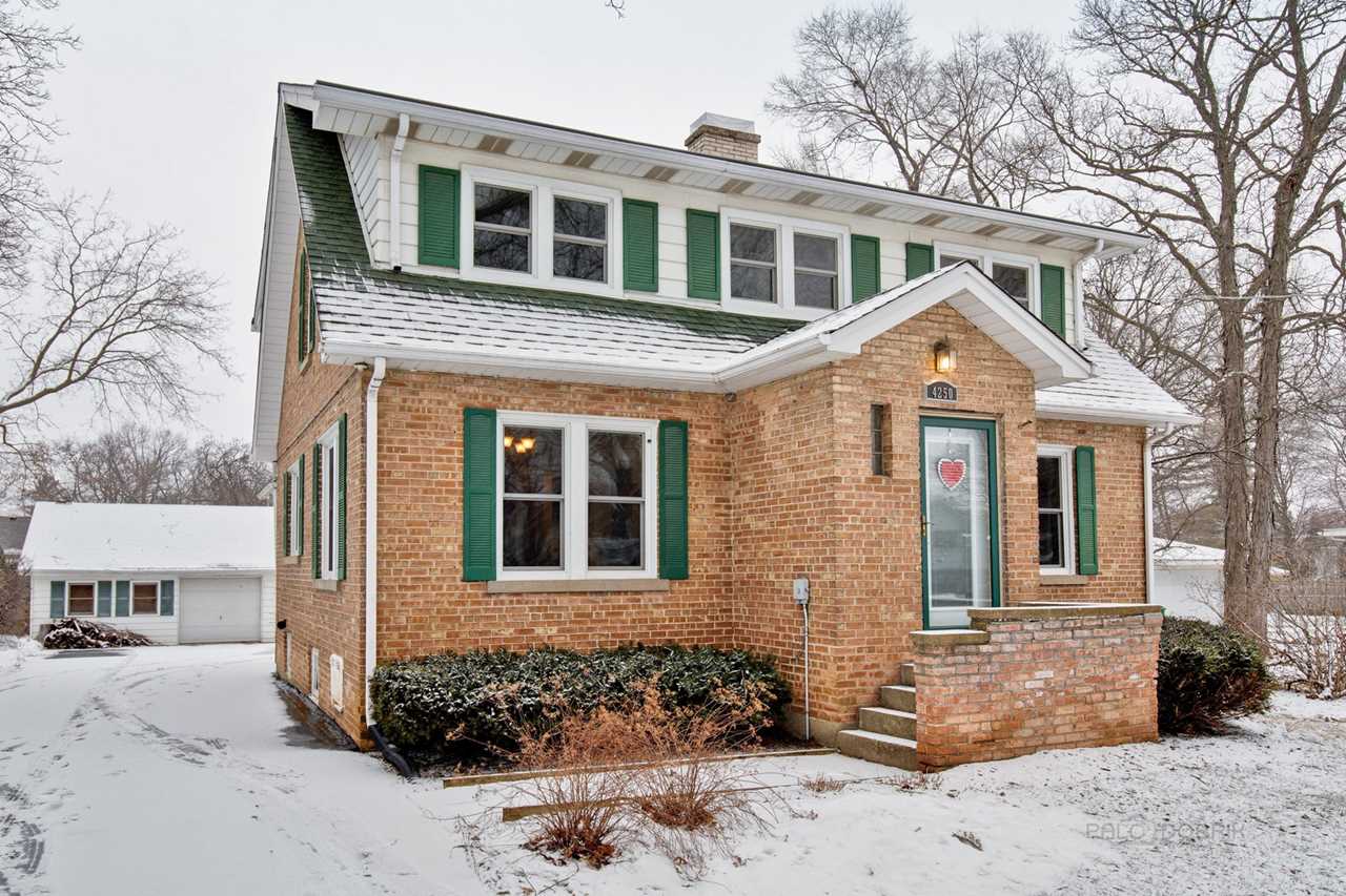 4250 Harper Ave Gurnee, IL 60031 | MLS 10269809 Photo 1