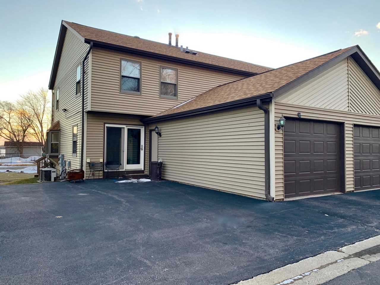 150 Eagle Point Rd #G Fox Lake, IL 60020 | MLS 10269810 Photo 1