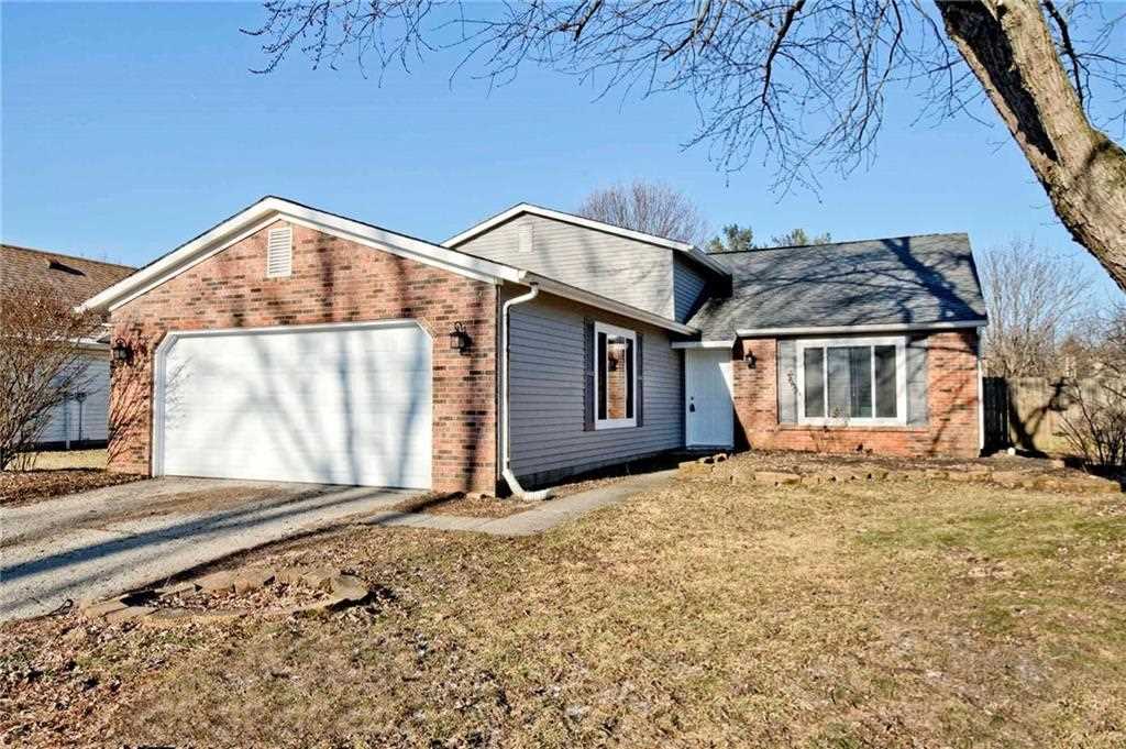 7634 Bayridge Drive Indianapolis, IN 46236 | MLS 21609984 Photo 1