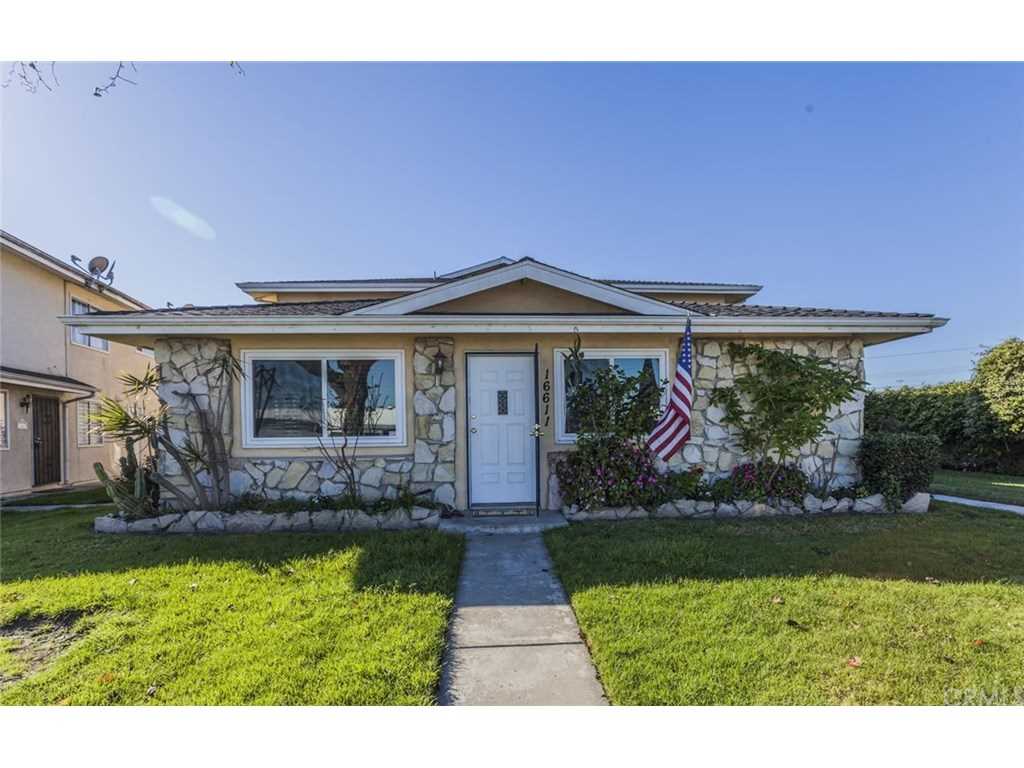 16611 Viewpoint Lane #1A Huntington Beach, CA 92647 | MLS OC19031531 Photo 1