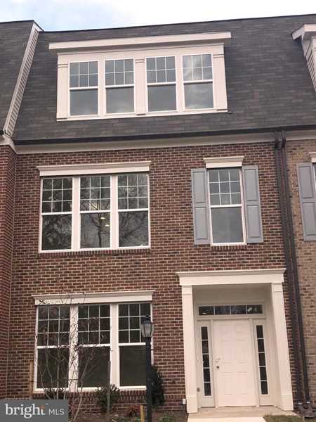 5942 Clapton Ct For Sale in Alexandria Photo 1