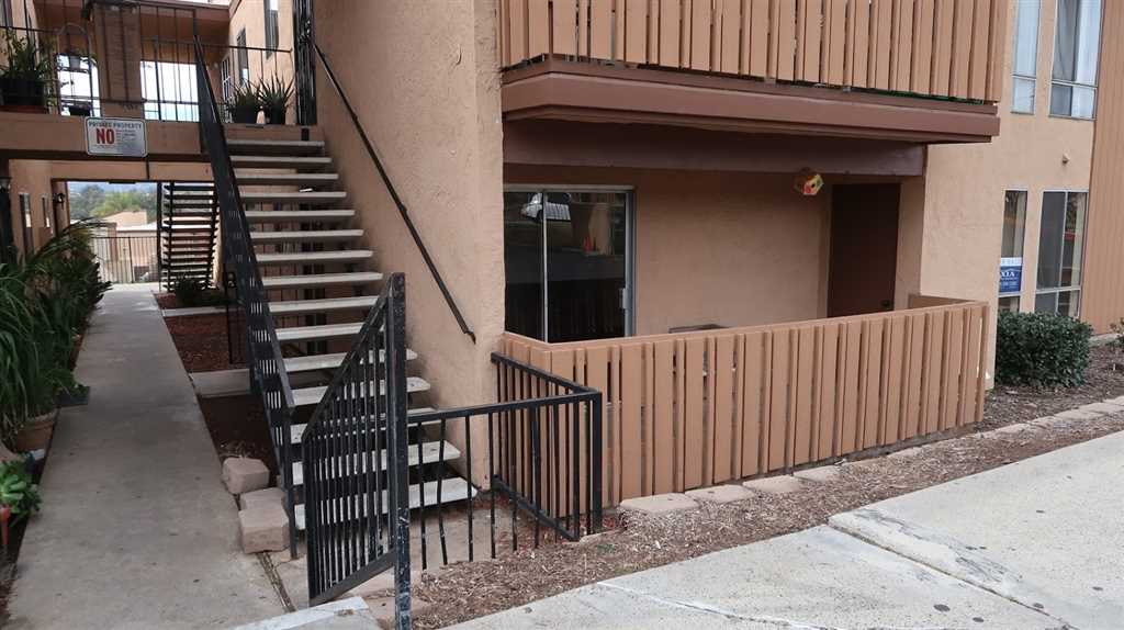 1051 Rock Springs Rd Escondido, CA 92026 | MLS 190002597 Photo 1
