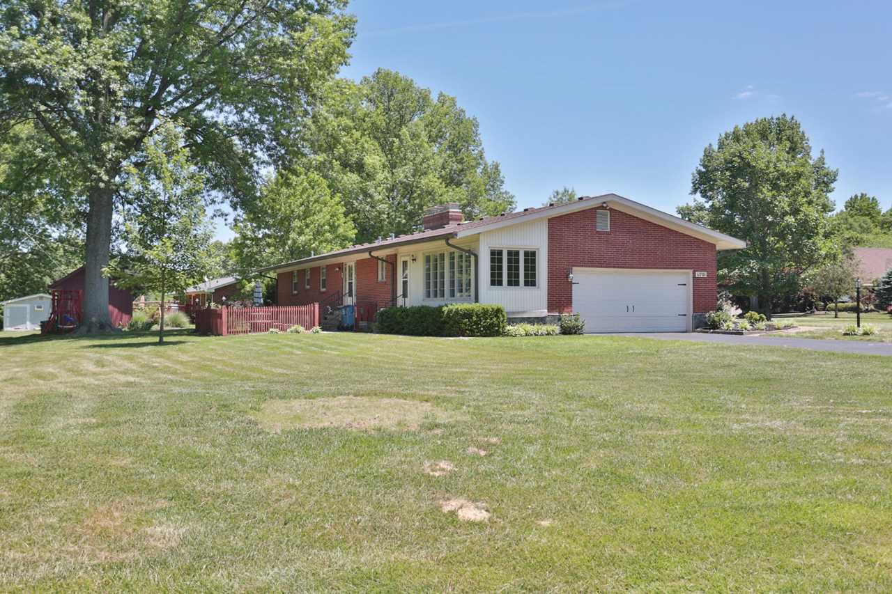 11701 E Arbor Dr Anchorage, KY 40223 | MLS 1505202 Photo 1