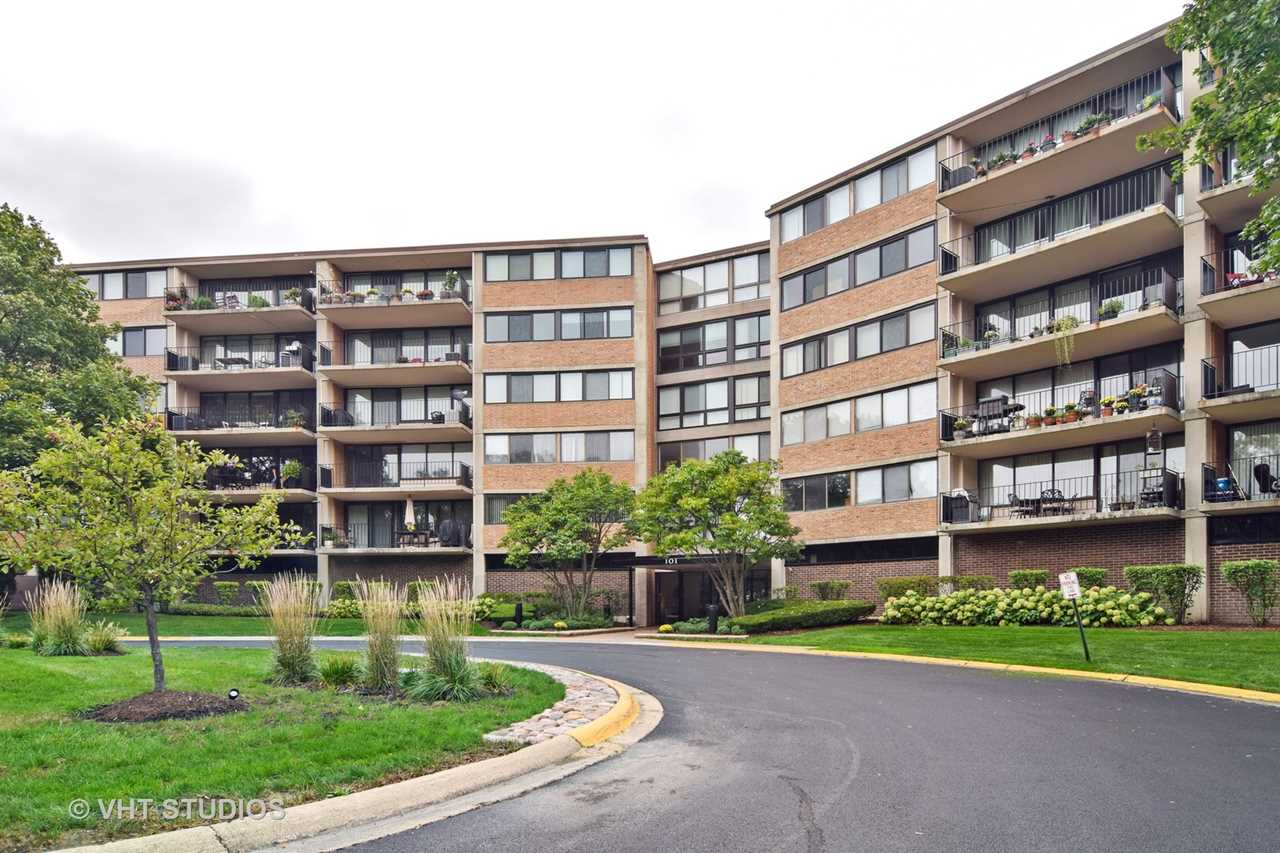101 Bar Harbour Rd #3K Schaumburg, IL 60193 | MLS 10171483 Photo 1