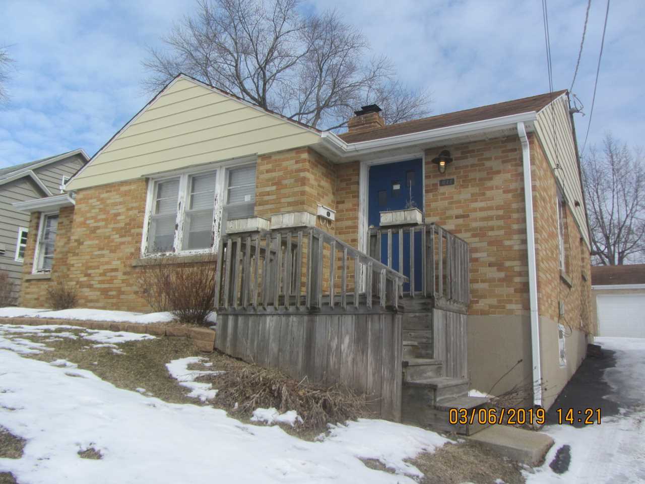 611 Putnam Ave Woodstock, IL 60098 | MLS 10305113 Photo 1