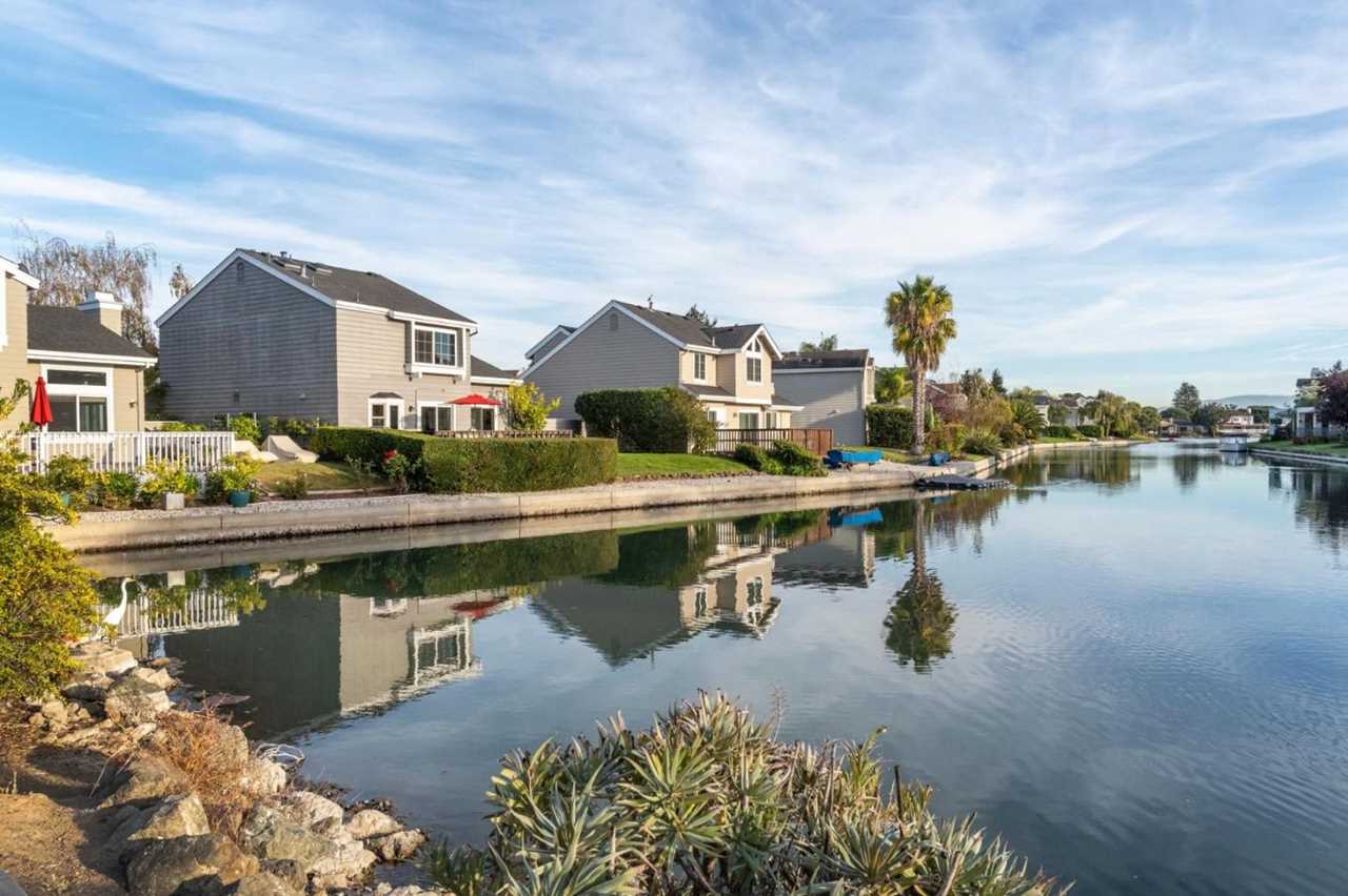 716 Newport Cir Redwood Shores, CA 94065 | MLS ML81729338 Photo 1