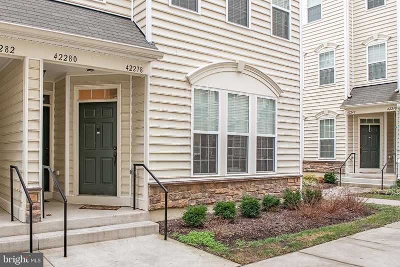 42278 San Juan Terrace Aldie, VA 20105 | MLS ® VALO294214 Photo 1