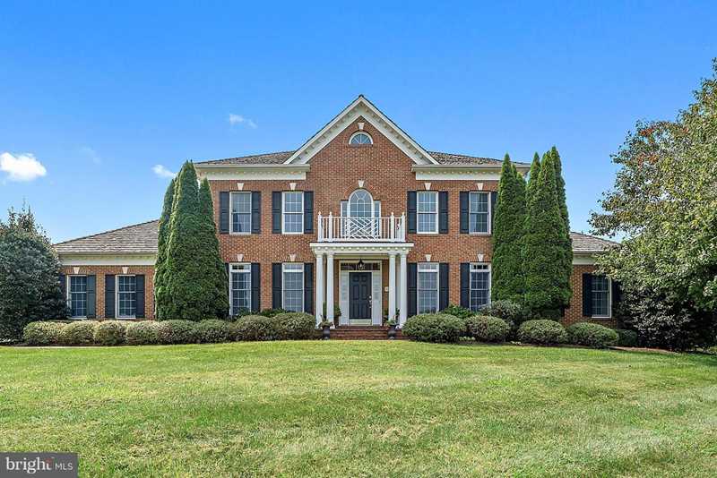 7346 Huntsmans Dr Warrenton, VA 20186 | MLS ® VAFQ155164 Photo 1