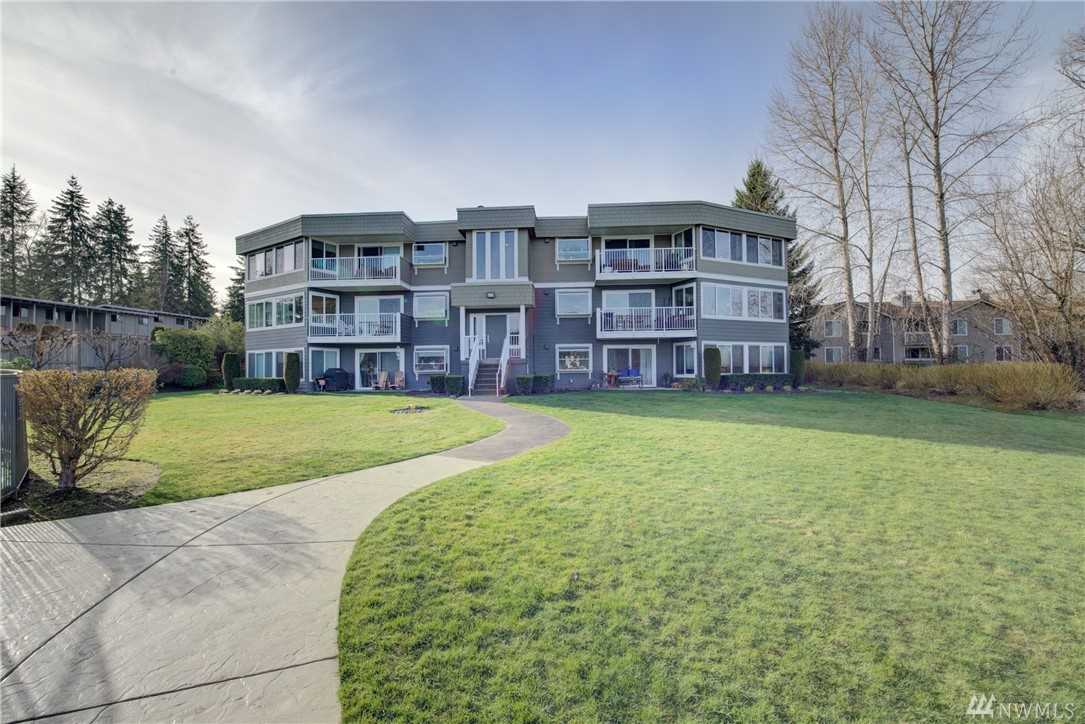 4214 West Lake Sammamish Pkwy NE #303 Redmond, WA 98052 | MLS ® 1406151 Photo 1