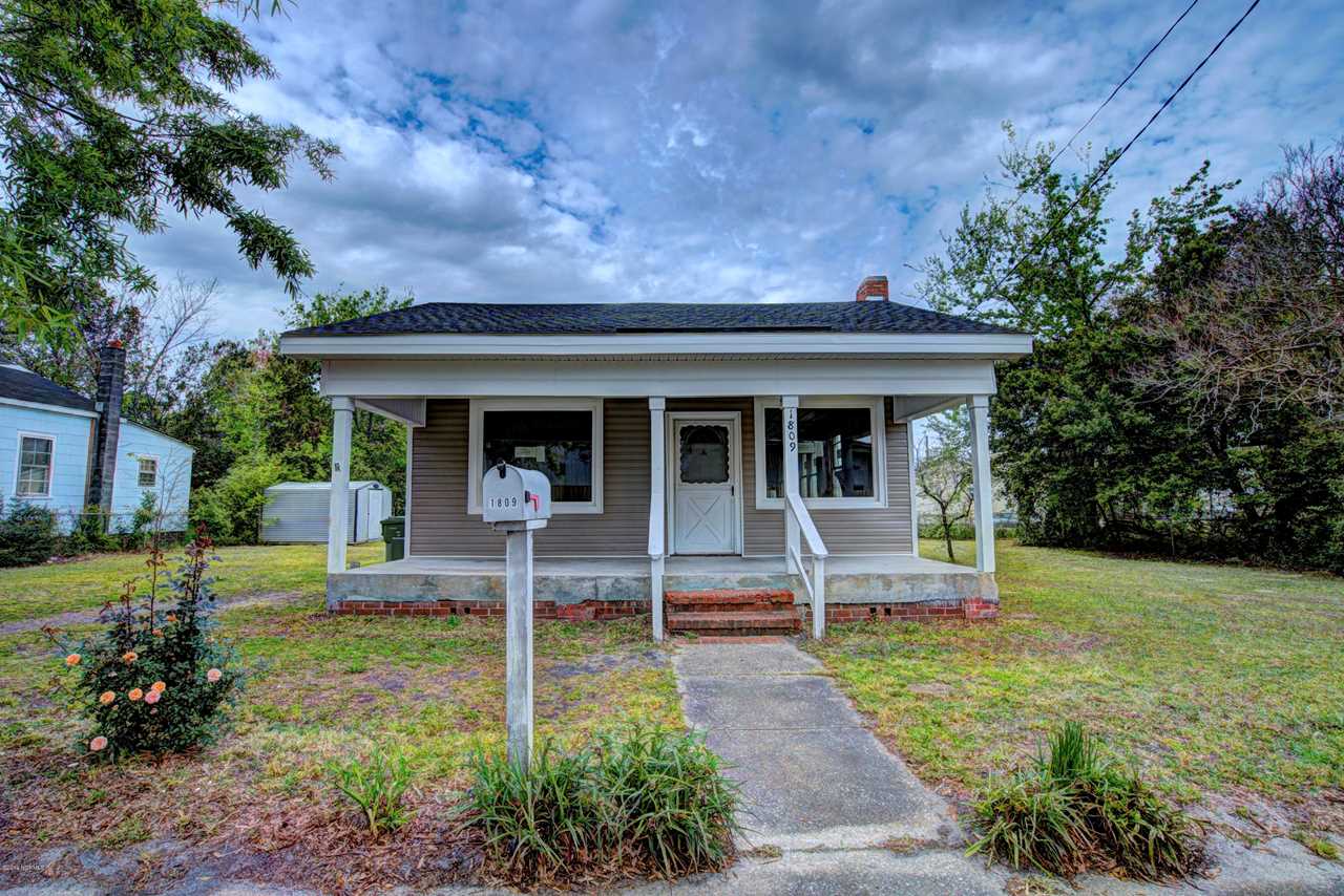 Home For Sale At 1809 Queen Street, Wilmington NC in Pinehurst Photo 1