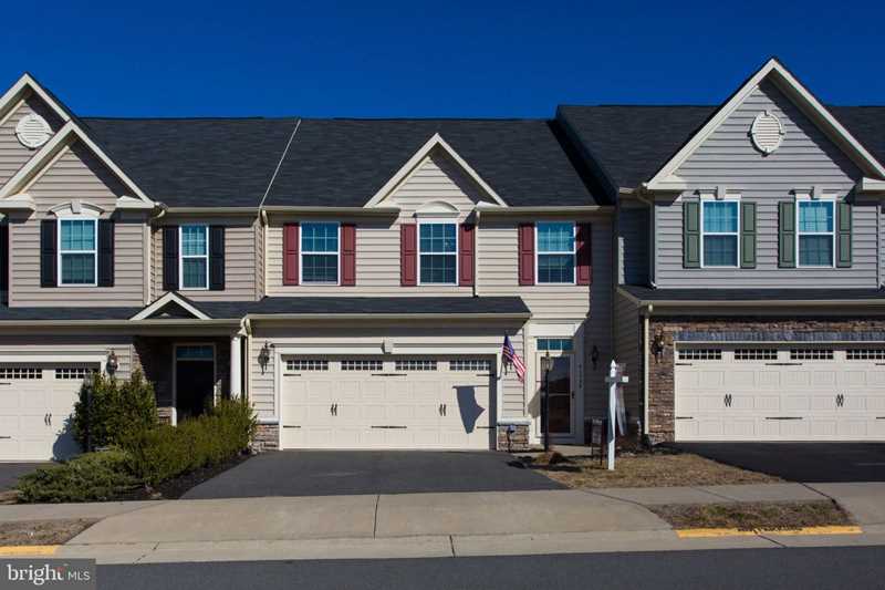 41738 Mcdivitt Terrace For Sale in Aldie Photo 1