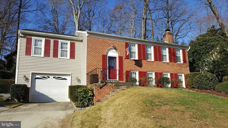 7126 Bridgeport Ct For Sale in Springfield Photo 1