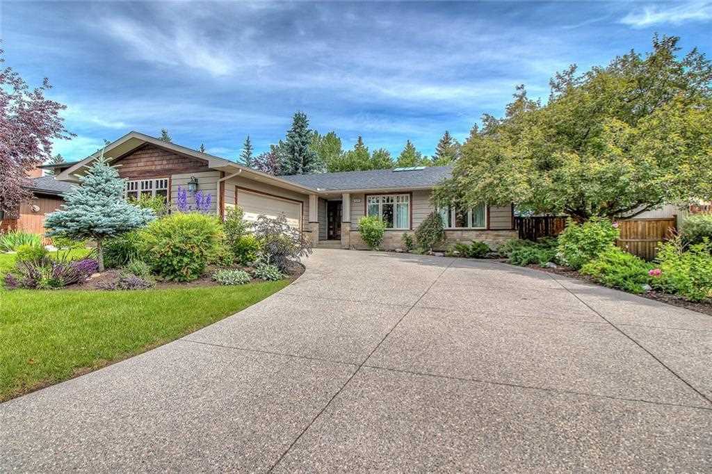 828 Lake Placid Drive SECalgary Real EstateLake Bonavista Homes for