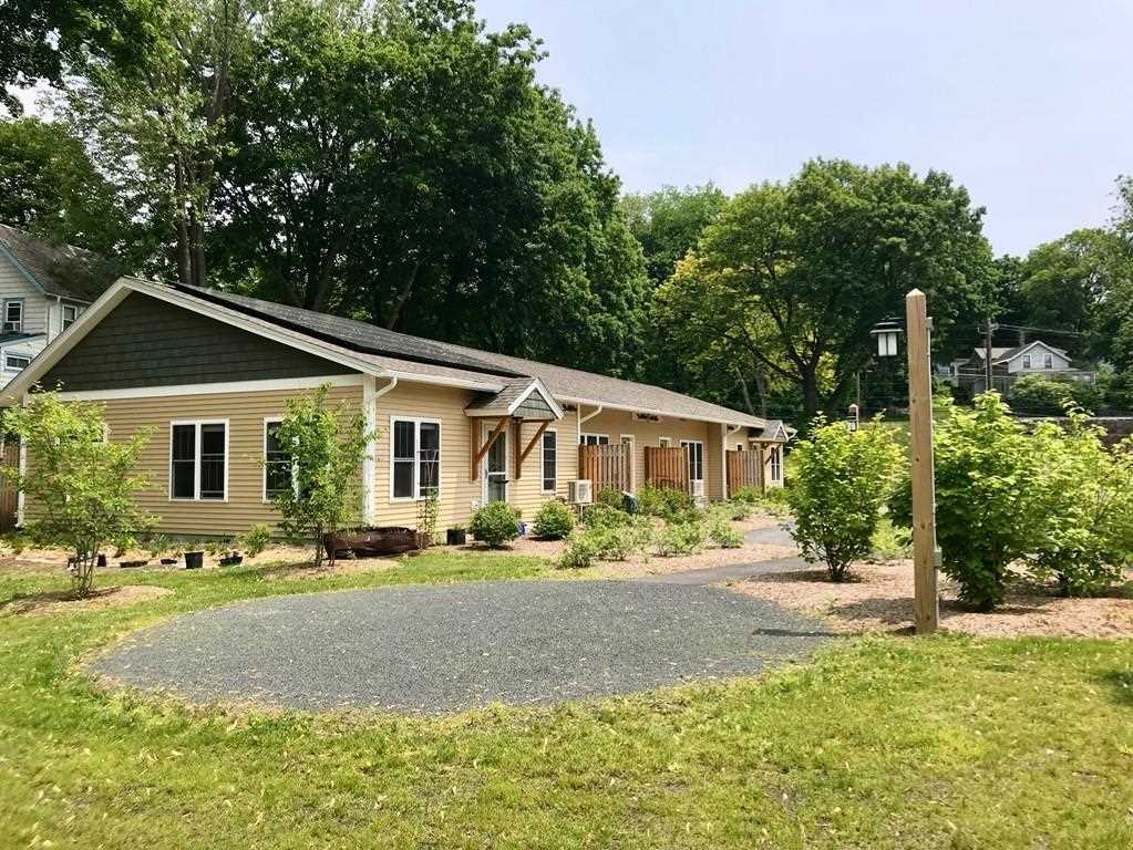 96 Deerfield Street 96 Greenfield Ma 01301 Mls 72248460