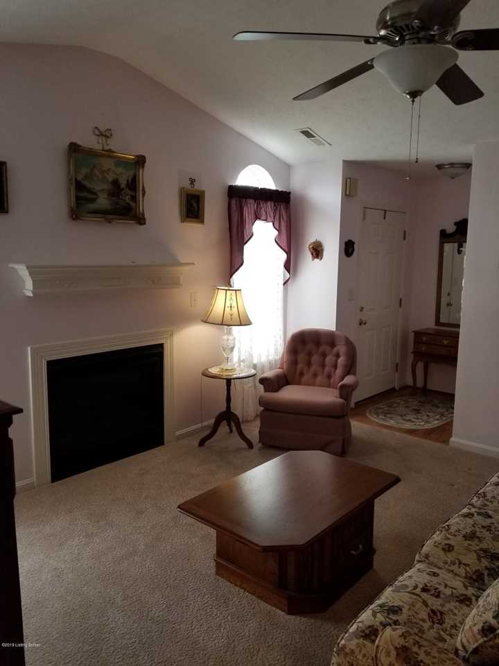 5216 Sandwood Ln Louisville Ky 40272 Mls 1536548