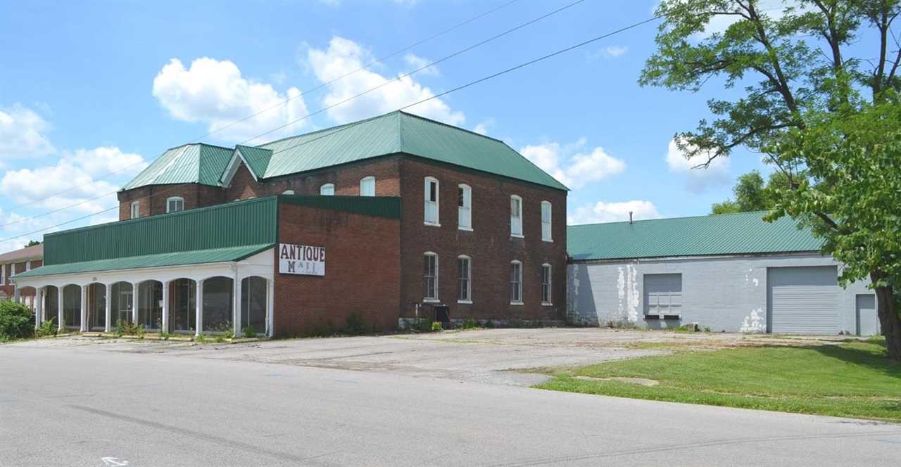 520 N Main St Harrodsburg, KY 40330 MLS 20000081