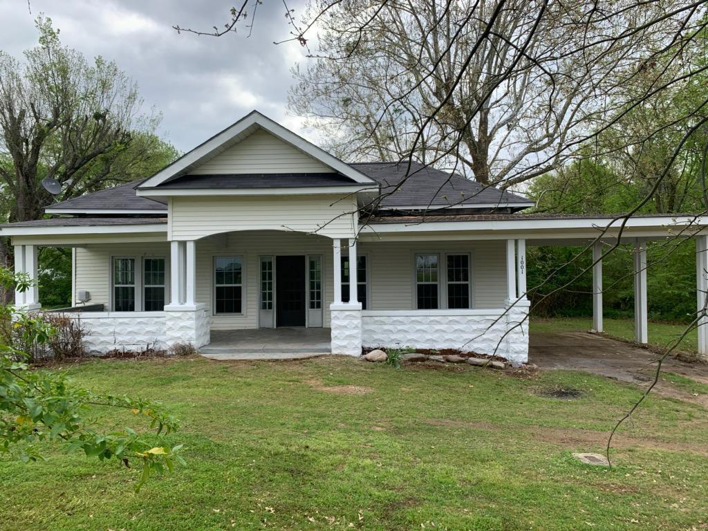 1001 S Crawford St, Clarksville, Johnson county, AR 72830