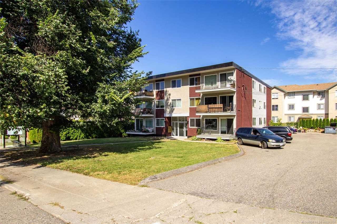 581 Southeast 4 Avenue Salmon Arm, BC V1E1M4 MLS 10213704