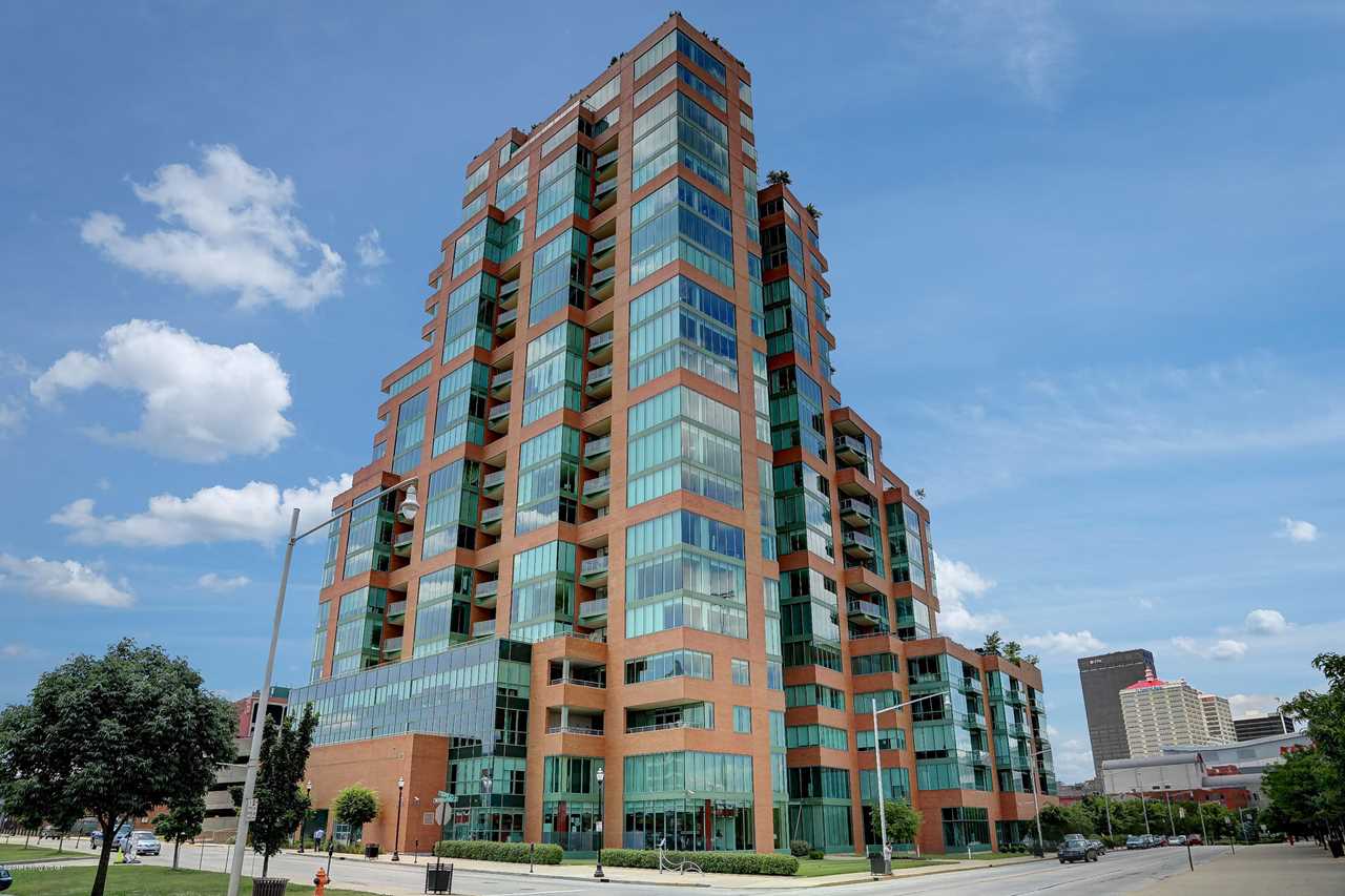 222 E Witherspoon St 605 Louisville, KY 40202 MLS 1559140