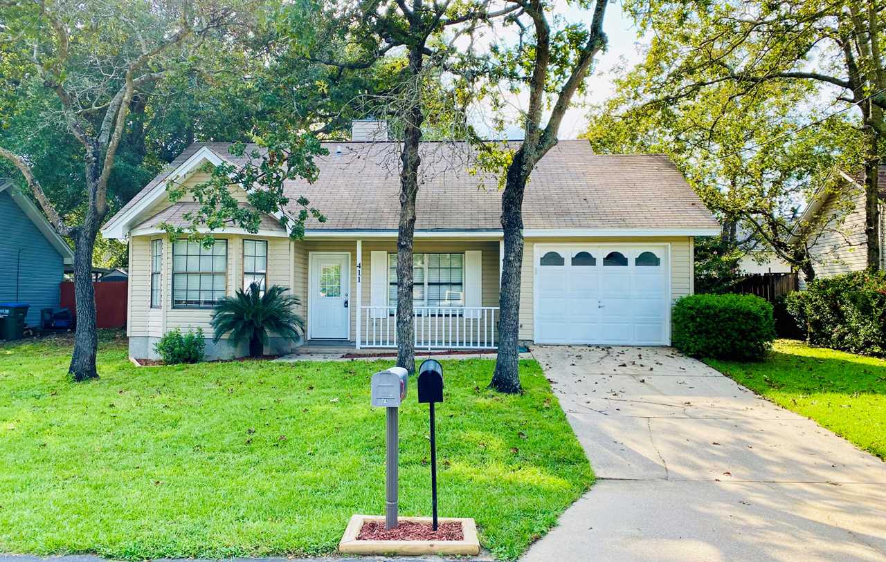 411 Oak Place Crestview, FL 32539 | MLS 856134 Photo 1
