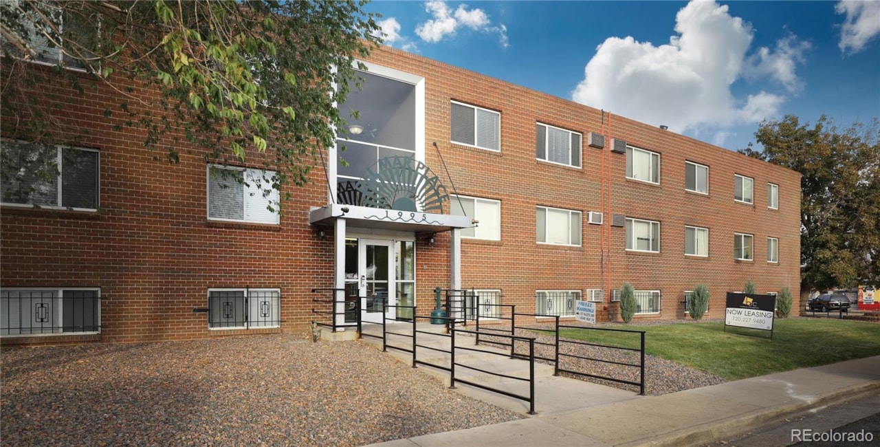 1995 Del Mar Parkway Aurora, CO 80010 commercial property for sale, MLS