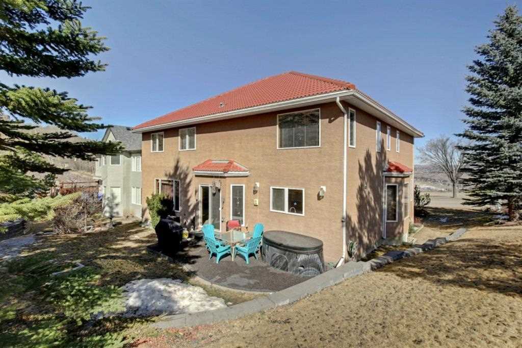 217 Patterson Blvd SW Calgary, AB T3H 3J6 MLS ® A1091071