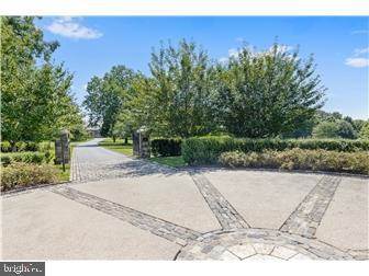 1 Great Barn Ln Greenville, DE 19807 | MLS ® DENC528048 Photo 2