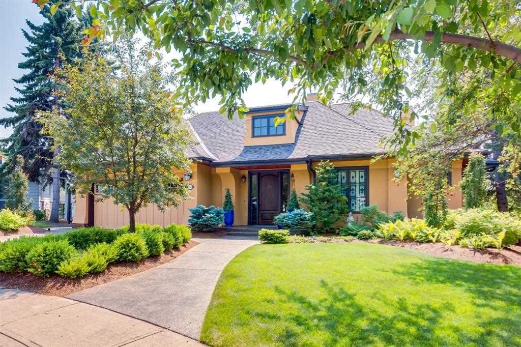 1811 Cayuga Crescent NWCalgary Real EstateCollingwood Homes for Sale