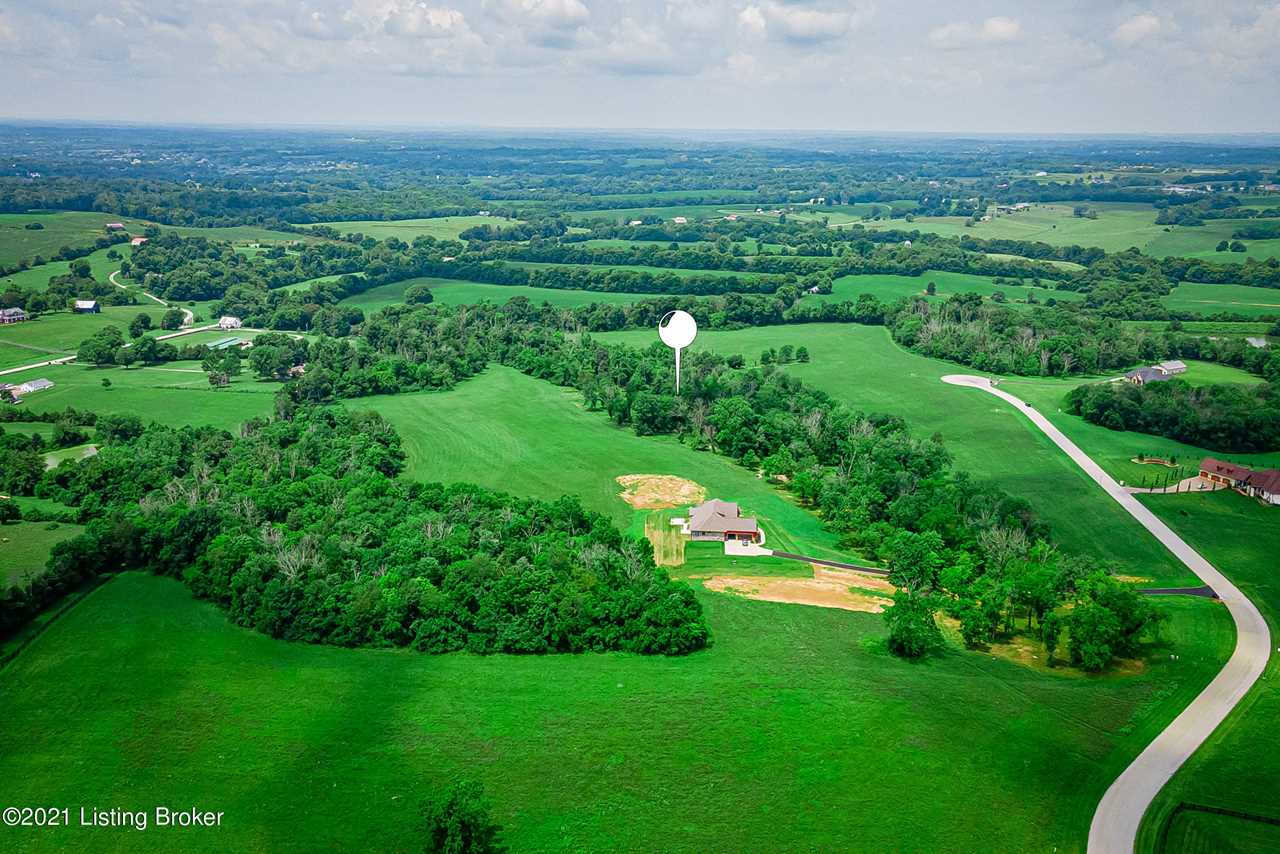 20 Derby Ln Finchville, KY 40022 1591007 Equestrian Lakes
