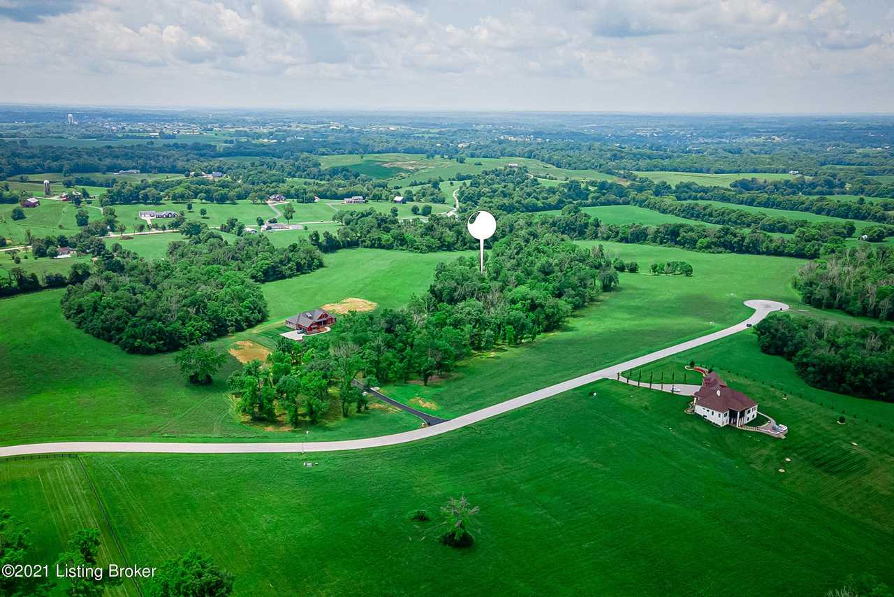 20 Derby Ln Finchville, KY 40022 1591007 Equestrian Lakes