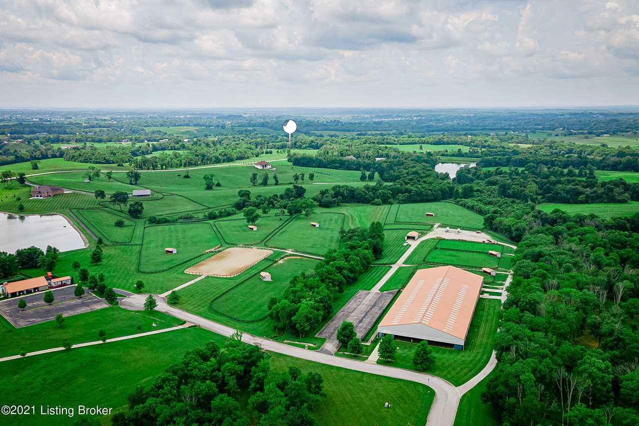 20 Derby Ln Finchville, KY 40022 1591007 Equestrian Lakes