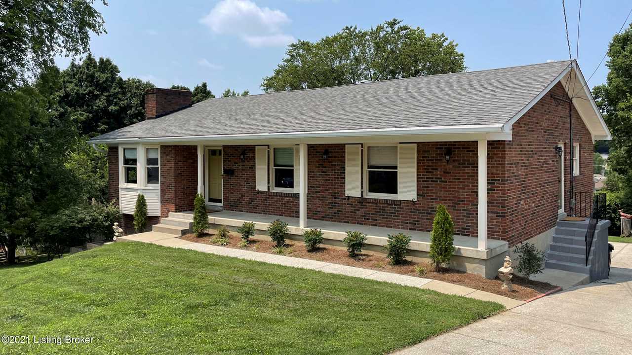 1717 Odaniel Ave Louisville KY 40213 home for sale for sale in Zachary