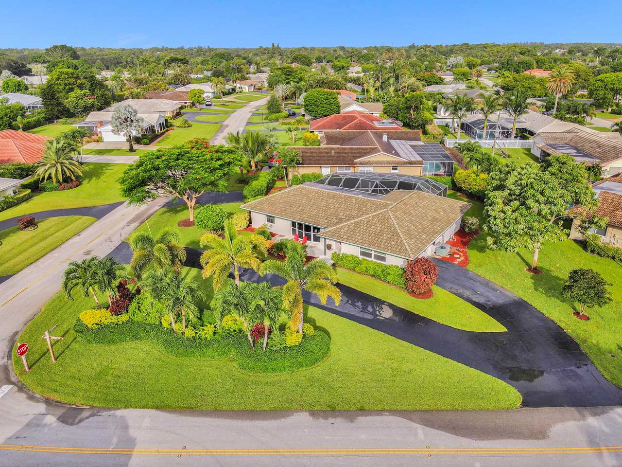 208 Gleneagles Drive Atlantis, FL 33462 MLS R10649102