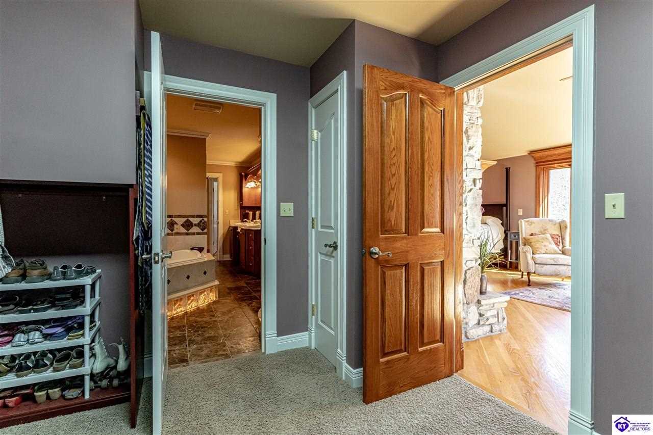 724 Cedar Creek Drive Elizabethtown, KY 42701 MLS HK10060425