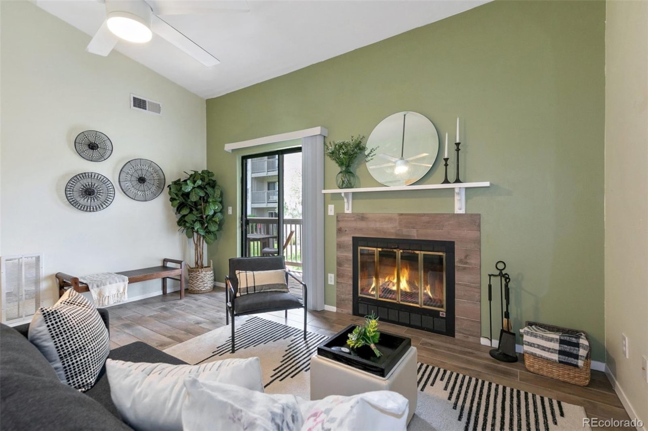 9670 Brentwood Way 208 Sunstream This charmed penthouse unit offers